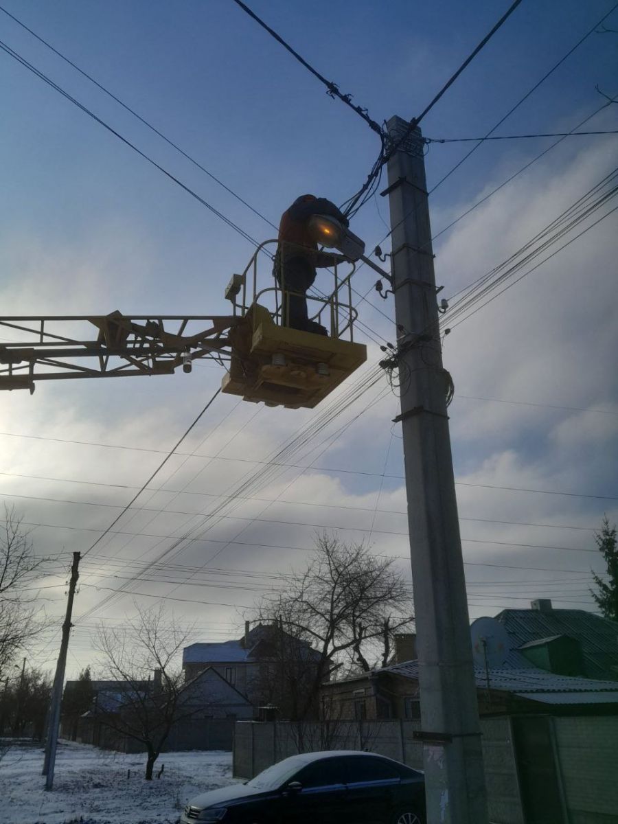 Усунули десятки аварій на електромережах комунальники: Новини Харкова